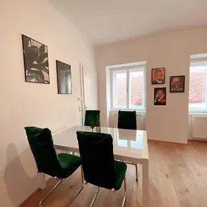 https://wohnung-bei-stephansplatz.vienna-besthotels.com